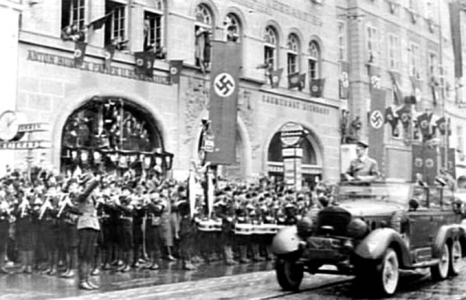 Hitler im April 1938 in Graz.